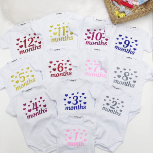 Сет 12 боді по місяцях з цифрою та серцями гліттер