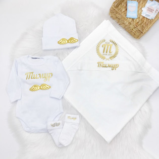 Крестильный набор с именем и крыльями ангела