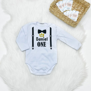 Боди с именем на день рождения мальчику джентельмен