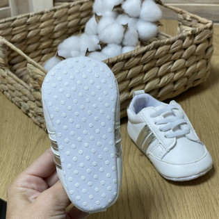 Кросівки-пінетки білі для хлопчиків до року