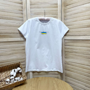 Футболка жіноча з написом "Красиво бути вільними людьми"