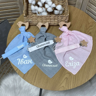 Набор новорожденному именной держатель и грызунок