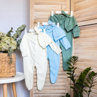 Комплект для новорожденного мальчика из 3х слипов и шапочек