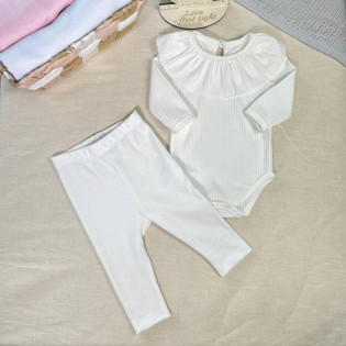 Комплект для новонародженої дівчинки в рубчик