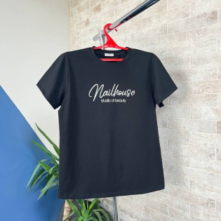 Мерч для працівників нігтьового сервісу