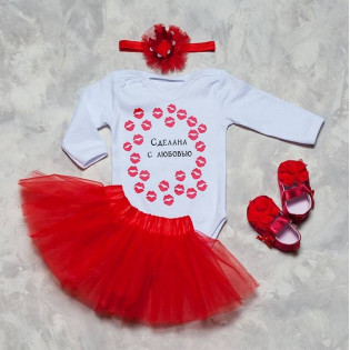 Боді дитячий з написом "Зроблено з любов'ю" поцілунки